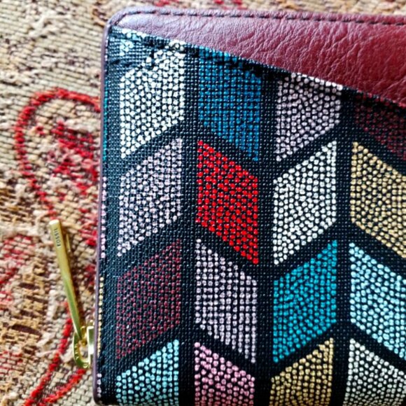 FOSSIL CAROLINE MULTI-COLORED ZIP AROUND WALLET 8" x 4.5" - Picture 10 of 12
